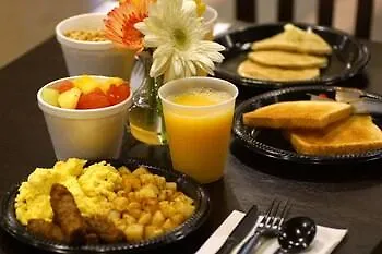 Hollywood Casino Hotel 3*