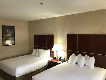 Hollywood Casino Hotel 3*